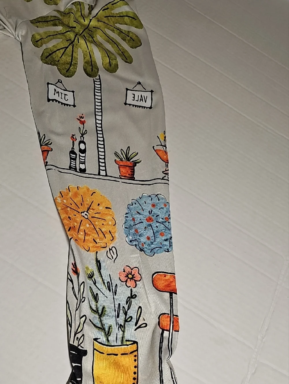 NWT XL Women’s Cream Graphic "Tropical Cafe" Cardigan Whimsical Vibrant Light - Picture 4 of 15